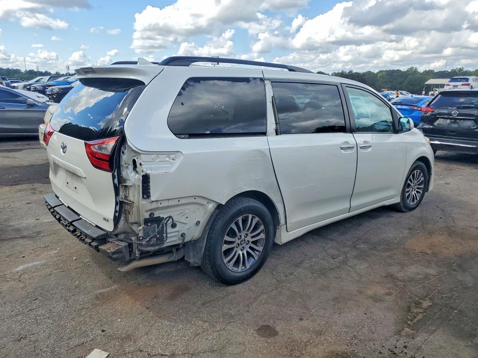 Продажа на аукционе авто 2018 Toyota Sienna, vin: 5TDYZ3DC1JS951174, номер лота: 68145346