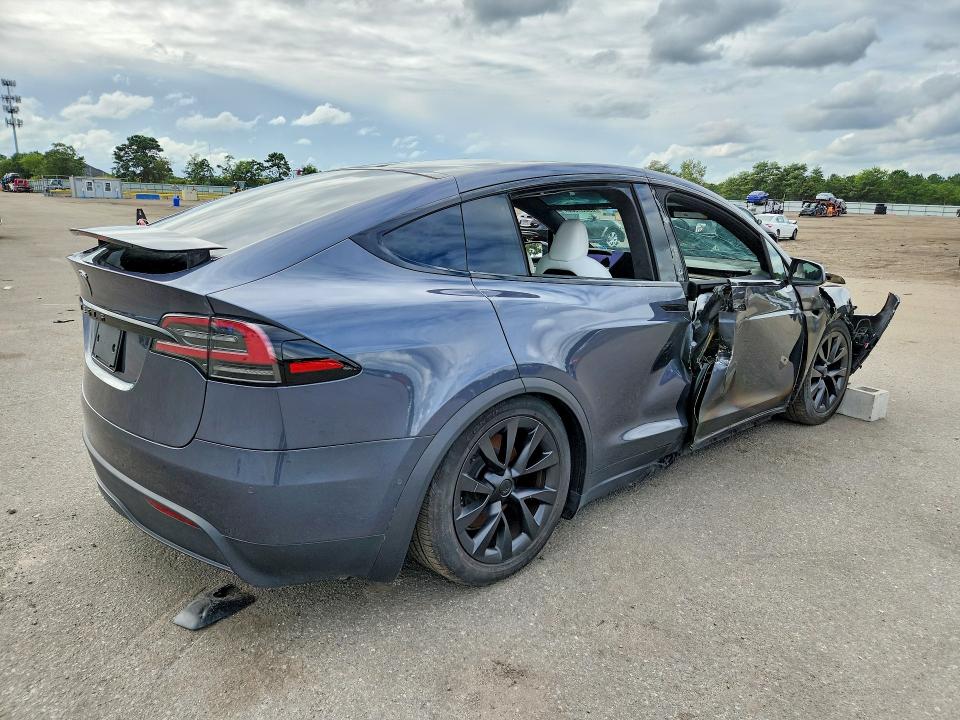 69857386 :رقم المزاد ، 7SAXCBE5XNF363925 vin ، 2022 Tesla Model X مزاد بيع