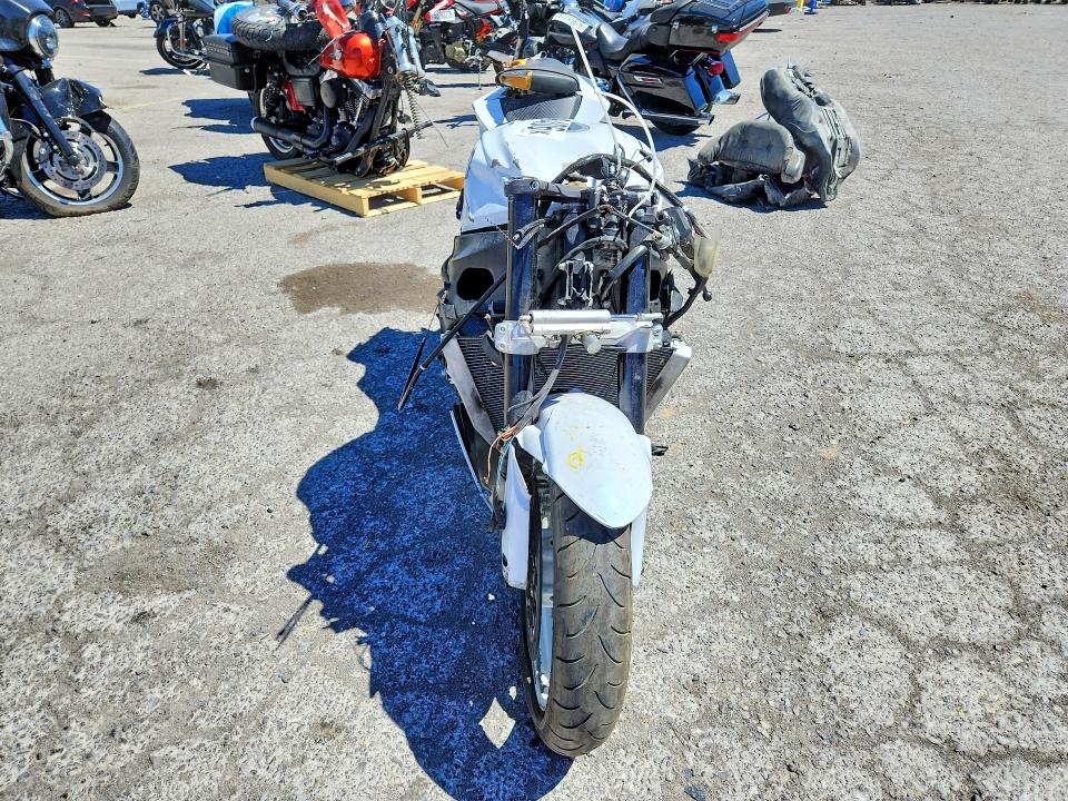 68098406 :رقم المزاد ، JS1GN7FA2K7100159 vin ، 2019 Suzuki Gsx-r600 مزاد بيع