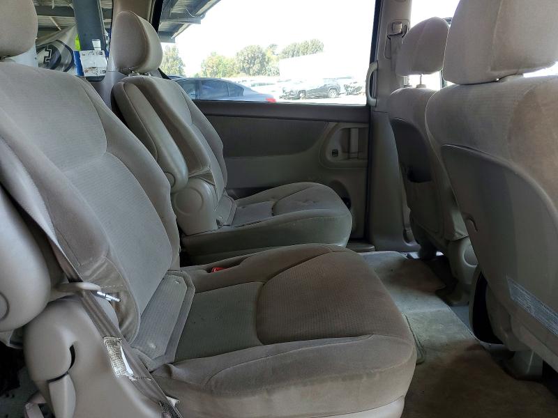 2004 Toyota Sienna მანქანა იყიდება აუქციონზე, vin: 5TDZA23C94S216437, აუქციონის ნომერი: 70453336