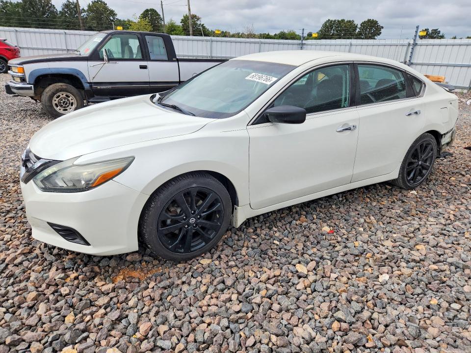 2017 Nissan Altima მანქანა იყიდება აუქციონზე, vin: 1N4AL3AP6HC294514, აუქციონის ნომერი: 68196766