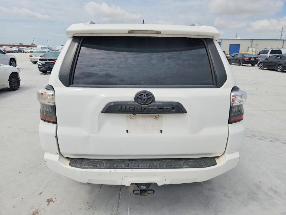 67698866 :رقم المزاد ، JTEZU5JR7H5163339 vin ، 2017 Toyota 4runner مزاد بيع