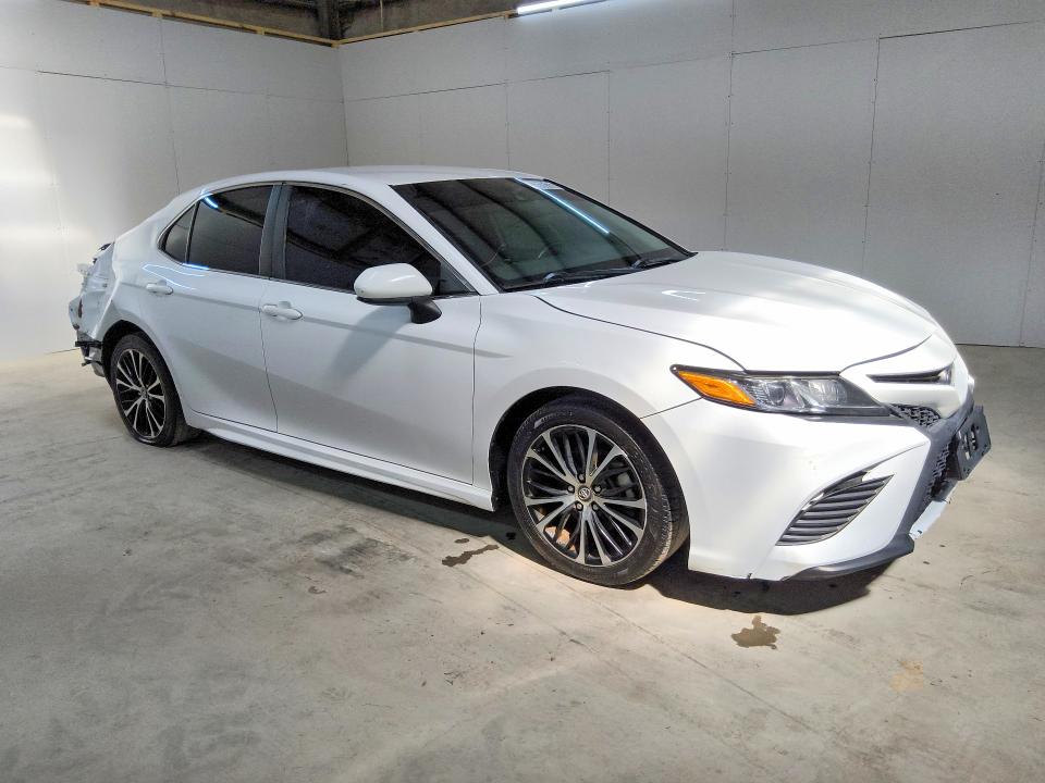 2020 Toyota Camry მანქანა იყიდება აუქციონზე, vin: 4T1G11AK2LU913045, აუქციონის ნომერი: 67016136