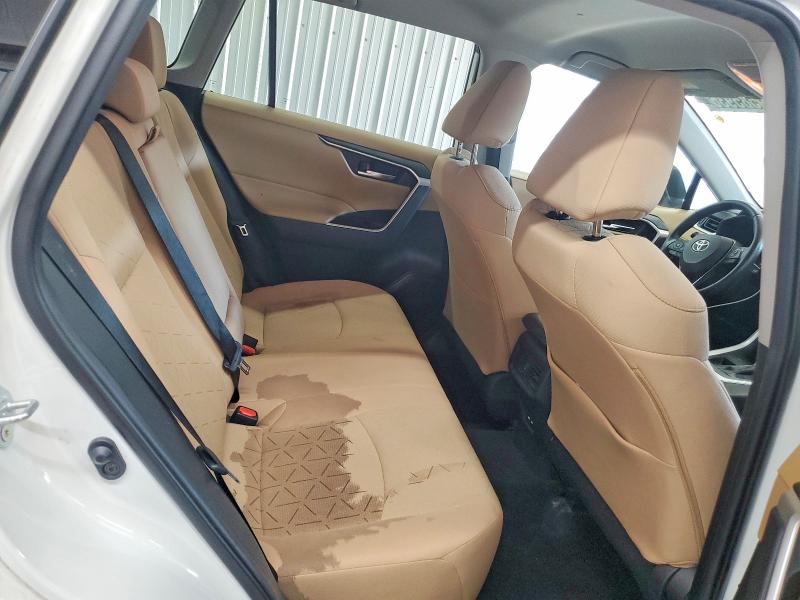 69585936 :رقم المزاد ، 2T3W1RFV6MW171593 vin ، 2021 Toyota Rav4 مزاد بيع