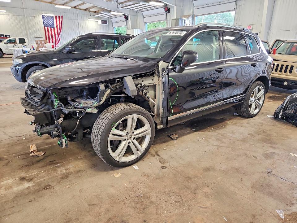 2017 Volkswagen Touareg მანქანა იყიდება აუქციონზე, vin: WVGGF7BPXHD006761, აუქციონის ნომერი: 67970176