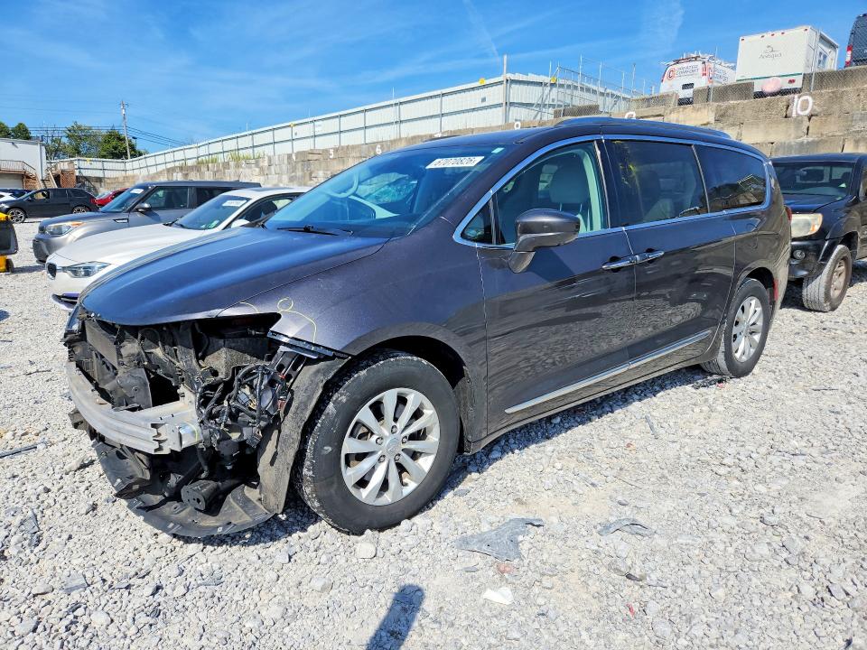 67070826 :رقم المزاد ، 2C4RC1EG9JR288182 vin ، 2018 Chrysler Pacifica مزاد بيع