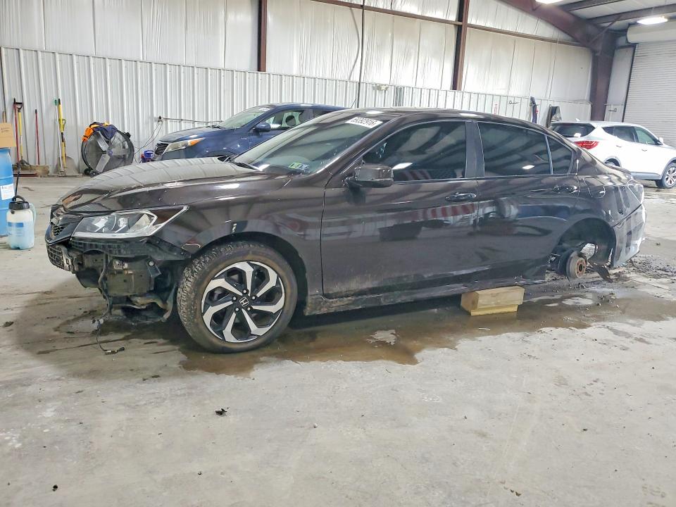 Auction sale of the 2016 Honda Accord, vin: 1HGCR2F00GA153120, lot number: 69392916