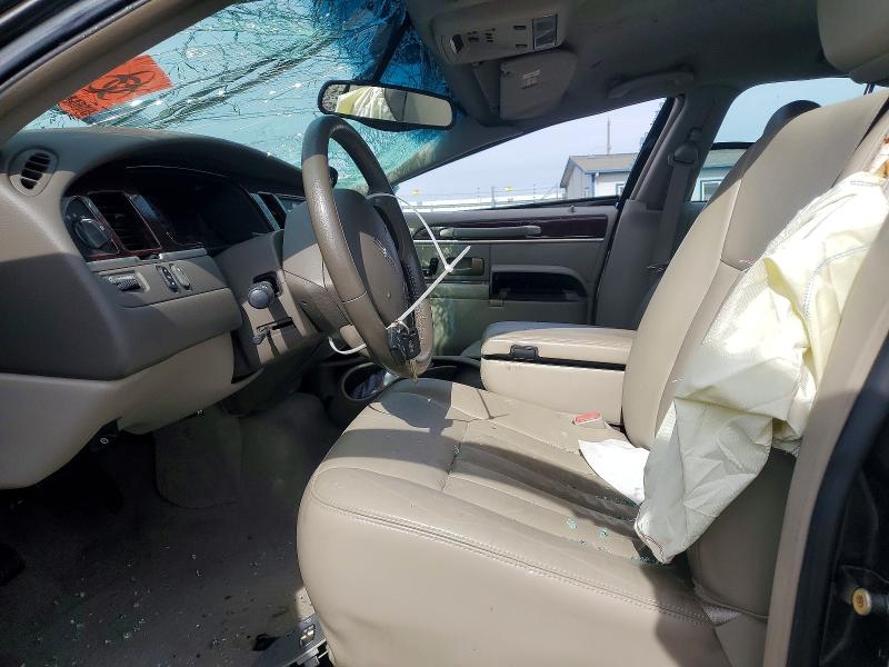 2005 Lincoln Town Car მანქანა იყიდება აუქციონზე, vin: 1LNHM81W75Y617070, აუქციონის ნომერი: 70129866