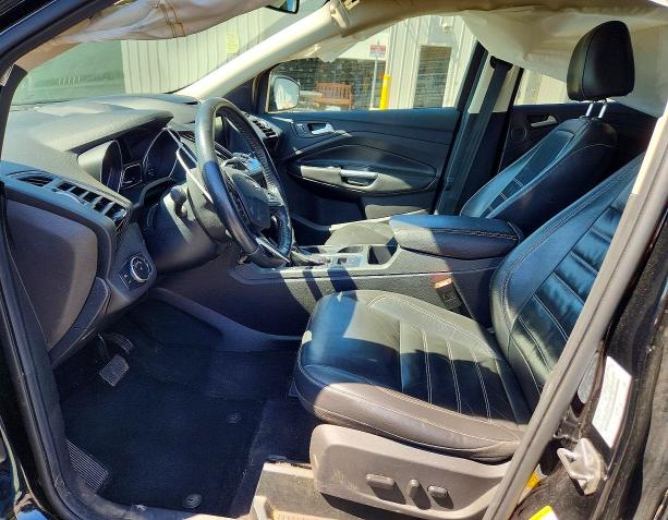 67726026 :رقم المزاد ، 1FMCU9J99HUE98718 vin ، 2017 Ford Escape مزاد بيع