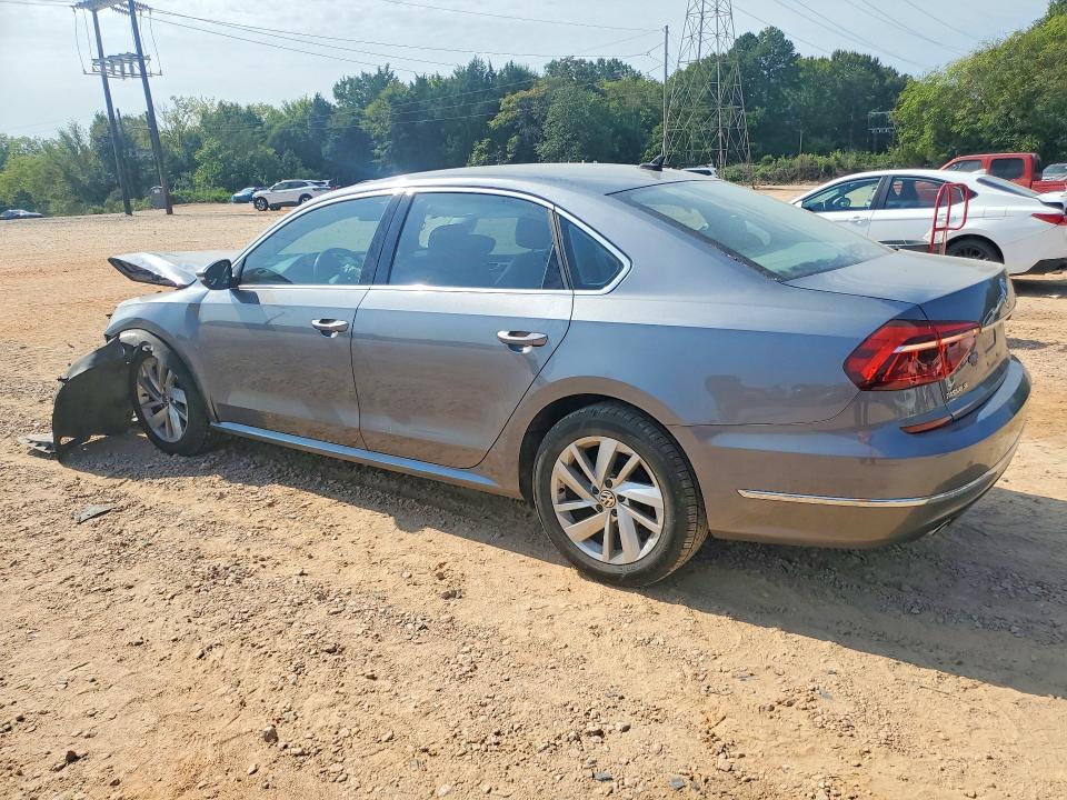 69104496 :رقم المزاد ، 1VWBA7A35JC032981 vin ، 2018 Volkswagen Passat مزاد بيع