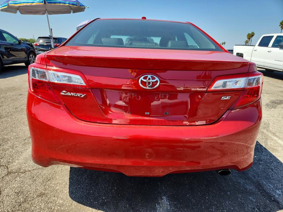 70096356 :رقم المزاد ، 4T1BF1FK7CU624831 vin ، 2012 Toyota Camry مزاد بيع
