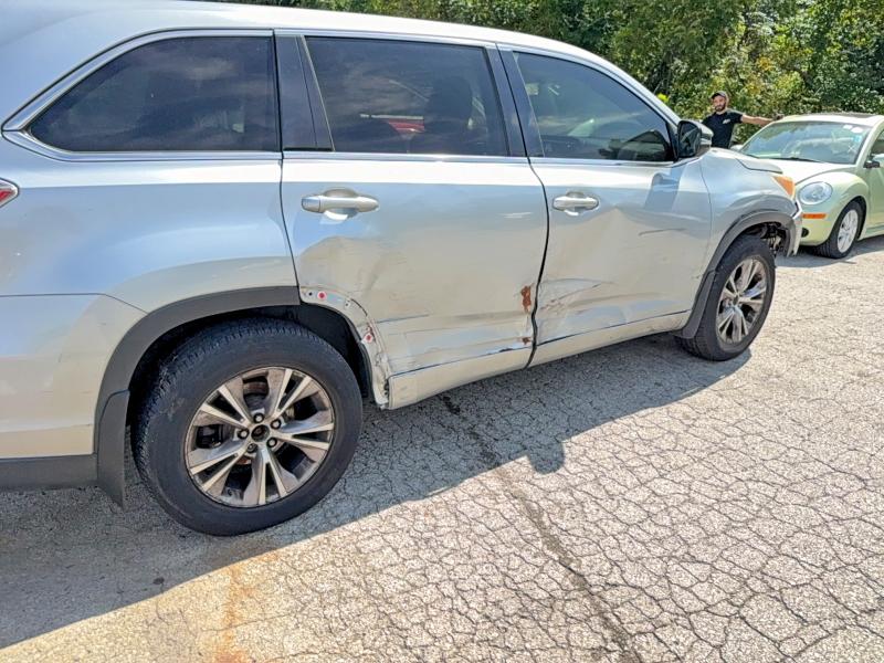 Продаж на аукціоні авто 2016 Toyota Highlander, vin: 5TDBKRFH4GS255097, номер лоту: 69370426