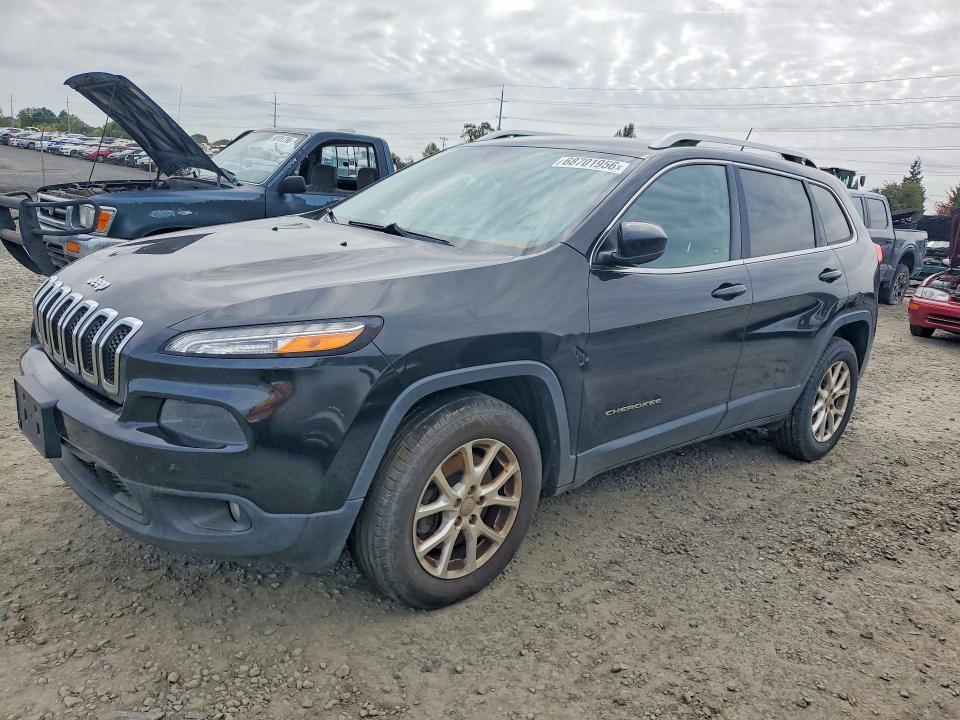 68701956 :رقم المزاد ، 1C4PJMCB4FW674089         vin ، 2015 Jeep Cherokee مزاد بيع