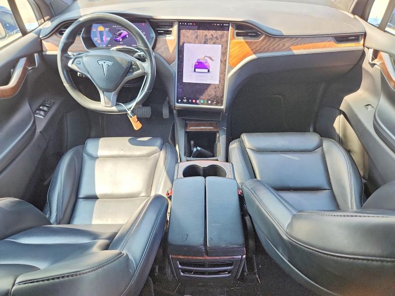 68395746 :رقم المزاد ، 5YJXCBE22LF239017 vin ، 2020 Tesla Model X مزاد بيع