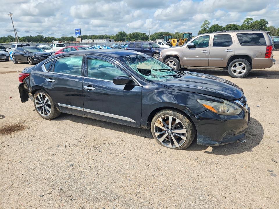 Продажа на аукционе авто 2017 Nissan Altima, vin: 1N4AL3AP3HC188814, номер лота: 67855596