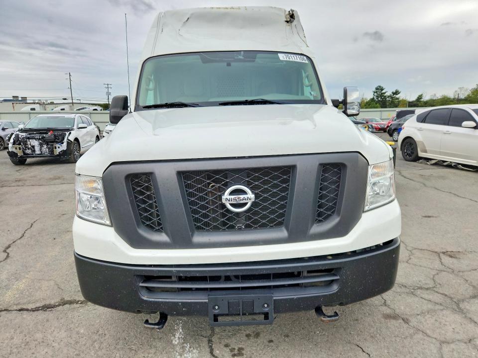 70117106 :رقم المزاد ، 1N6AF0LY8JN802253 vin ، 2018 Nissan Nv مزاد بيع