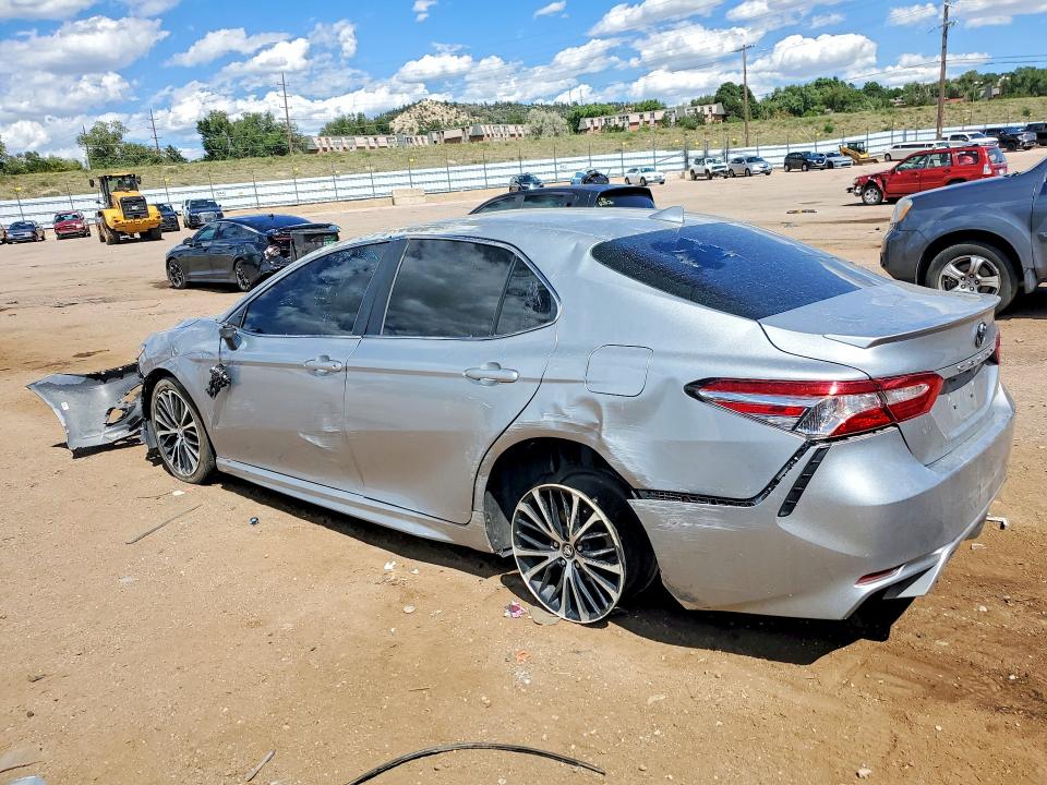 67502346 :رقم المزاد ، 4T1G11AK0LU336371 vin ، 2020 Toyota Camry مزاد بيع