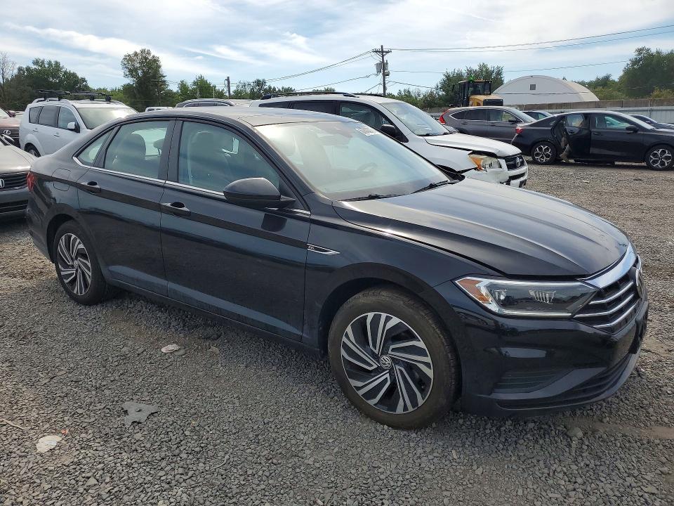 67043216 :رقم المزاد ، 3VWE57BU5MM040719 vin ، 2021 Volkswagen Jetta مزاد بيع