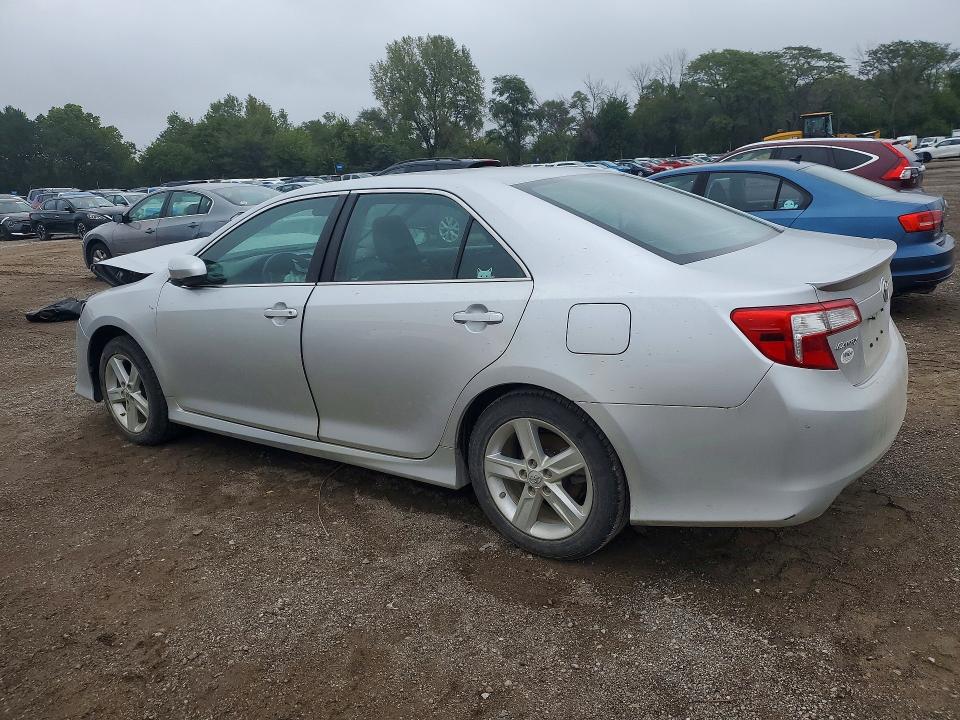 69690256 :رقم المزاد ، 4T1BF1FK2EU837012 vin ، 2014 Toyota Camry مزاد بيع