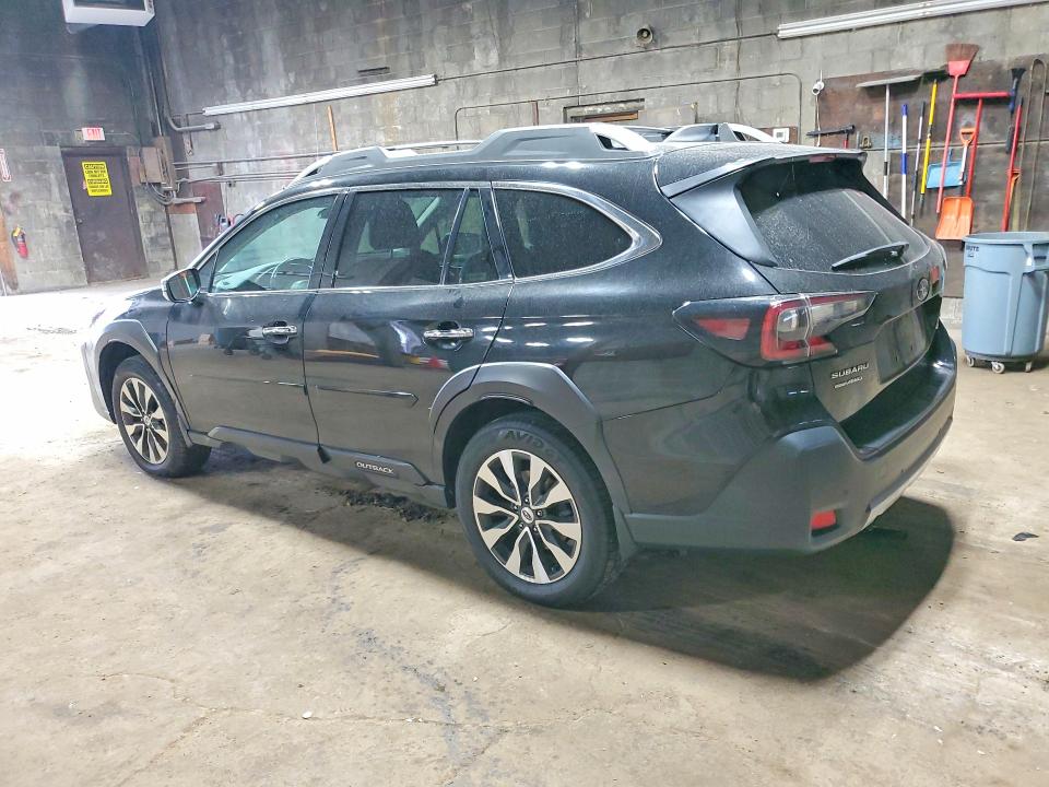 69335896 :رقم المزاد ، 4S4BTGPD1P3146221 vin ، 2023 Subaru Outback مزاد بيع