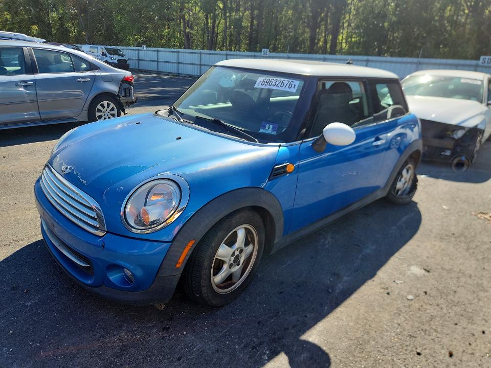 Продажа на аукционе авто 2011 Mini Cooper, vin: WMWSU3C56BT251819, номер лота: 69632676