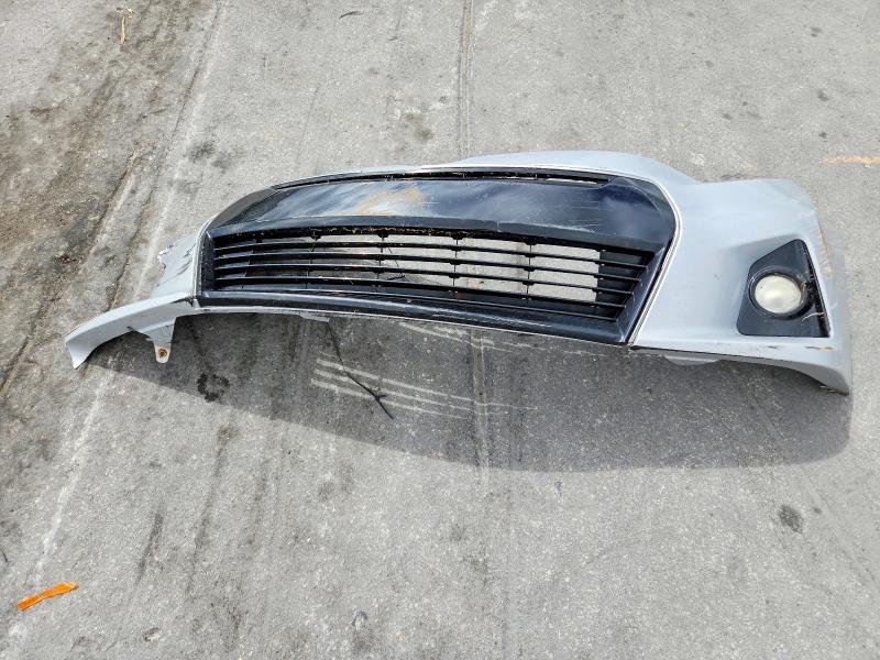 70103136 :رقم المزاد ، 2T1BURHE3FC320462 vin ، 2015 Toyota Corolla مزاد بيع