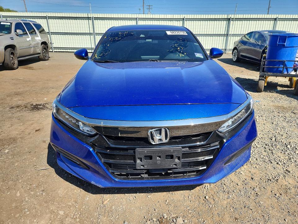 68226736 :رقم المزاد ، 1HGCV2F35KA029410 vin ، 2019 Honda Accord مزاد بيع
