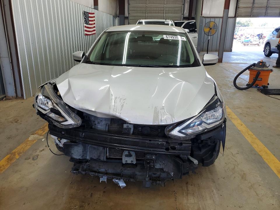 67493906 :رقم المزاد ، 3N1AB7AP8JY258277 vin ، 2018 Nissan Sentra مزاد بيع