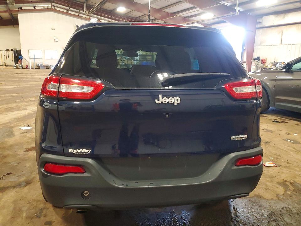 68202946 :رقم المزاد ، 1C4PJLCB8GW293759 vin ، 2016 Jeep Cherokee مزاد بيع