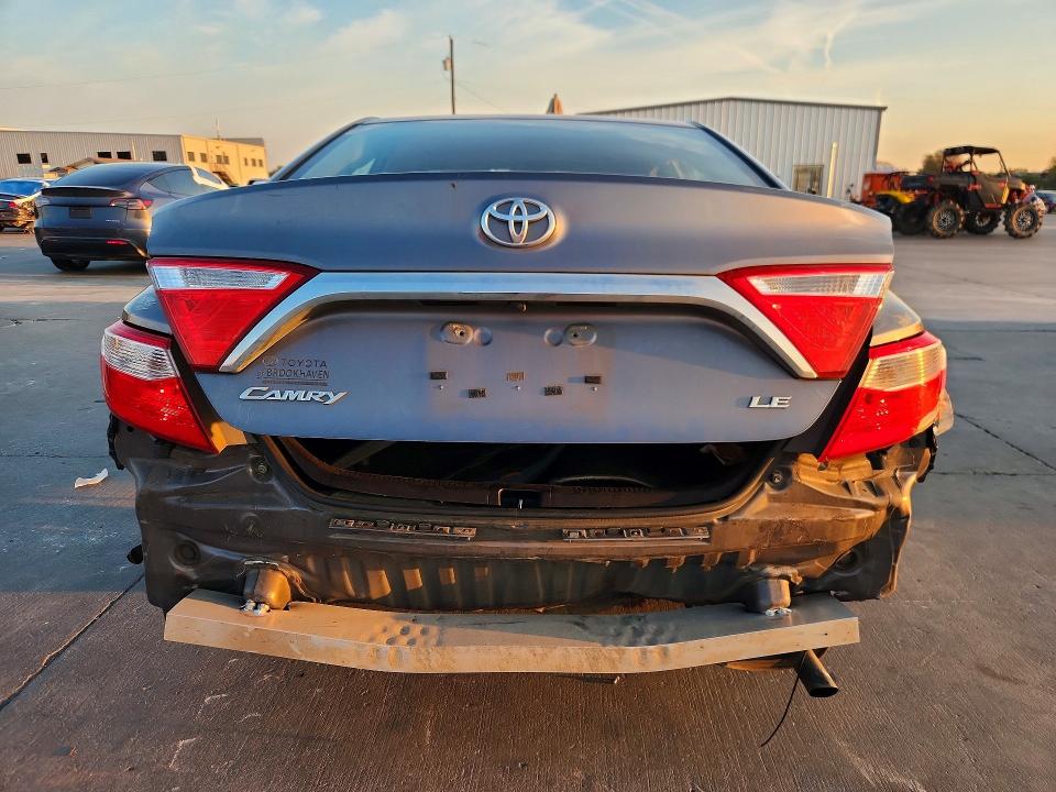 70355286 :رقم المزاد ، 4T4BF1FKXGR530521 vin ، 2016 Toyota Camry مزاد بيع