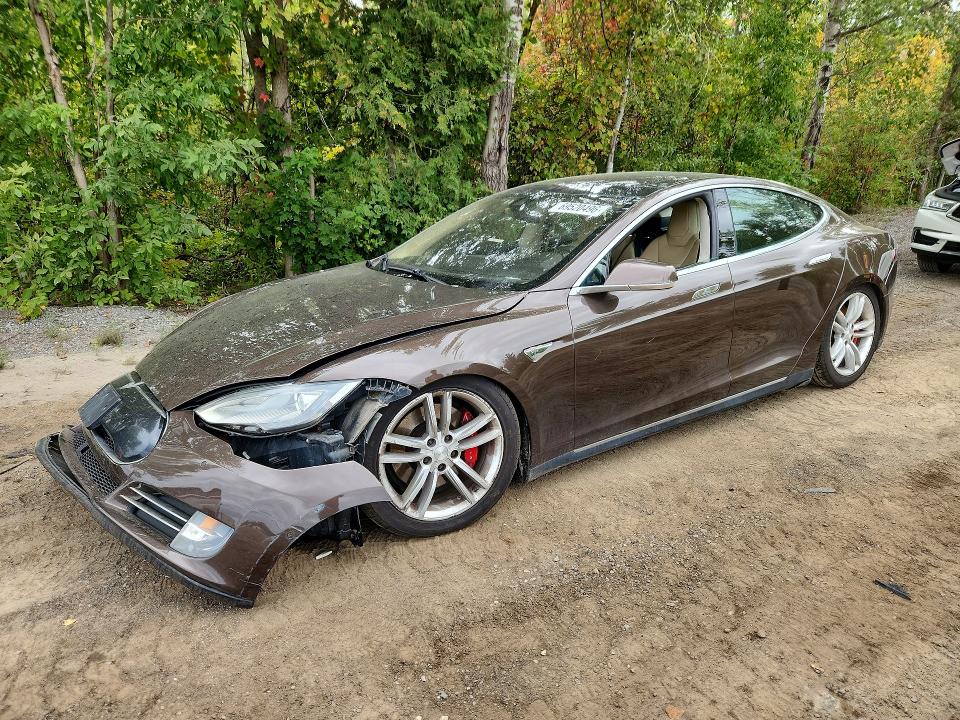 Продажа на аукционе авто 2014 Tesla Model S, vin: 5YJSA1H2XEFP65050, номер лота: 69520496