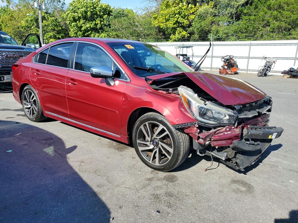 68158316 :رقم المزاد ، 4S3BNAS65J3011609 vin ، 2018 Subaru Legacy مزاد بيع