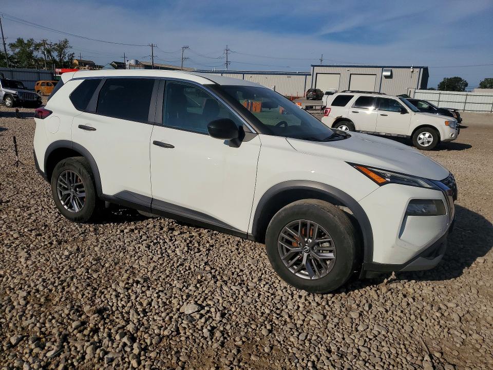 68549796 :رقم المزاد ، 5N1BT3AB8NC722688 vin ، 2022 Nissan Rogue مزاد بيع