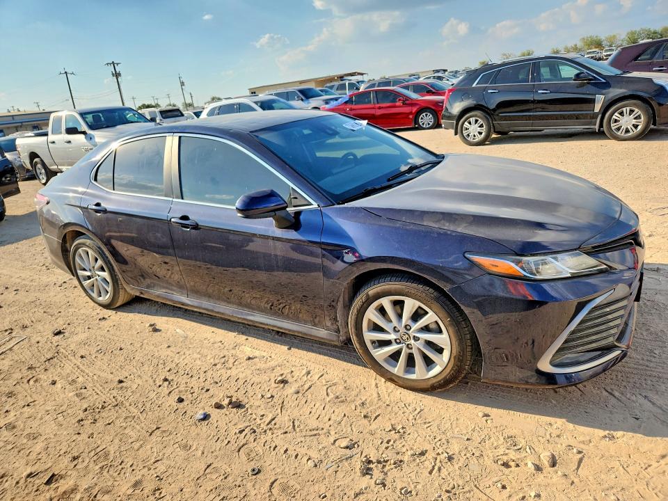 Продажа на аукционе авто 2022 Toyota Camry, vin: 4T1C11AK6NU617463, номер лота: 70680166