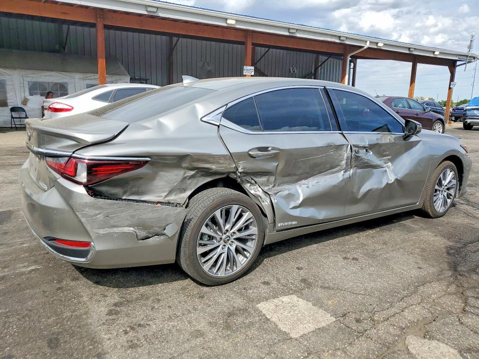 69422436 :رقم المزاد ، 58ADA1C18MU003157 vin ، 2021 Lexus Es مزاد بيع