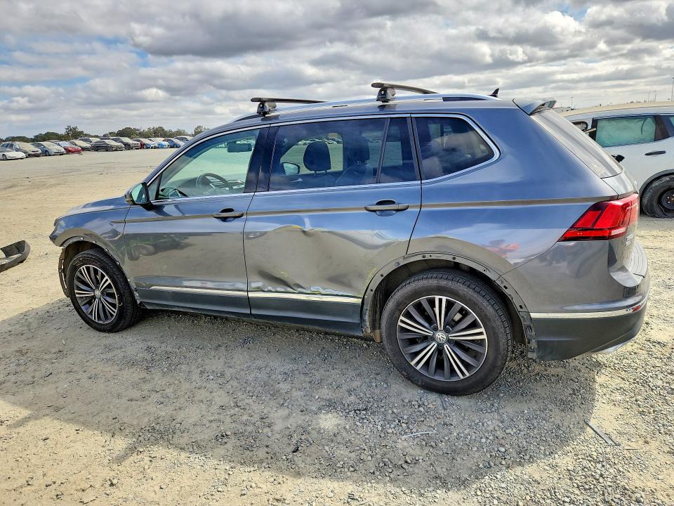 67564996 :رقم المزاد ، 3VV2B7AX3JM002820 vin ، 2018 Volkswagen Tiguan مزاد بيع