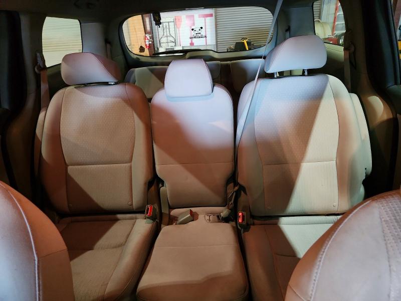 70473626 :رقم المزاد ، KNDMB5C12H6233867 vin ، 2017 Kia Sedona مزاد بيع