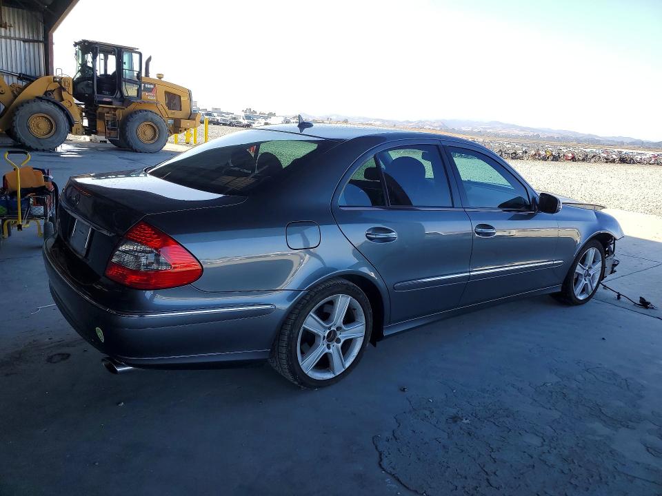 2008 Mercedes-benz E მანქანა იყიდება აუქციონზე, vin: WDBUF56XX8B210914, აუქციონის ნომერი: 69589986