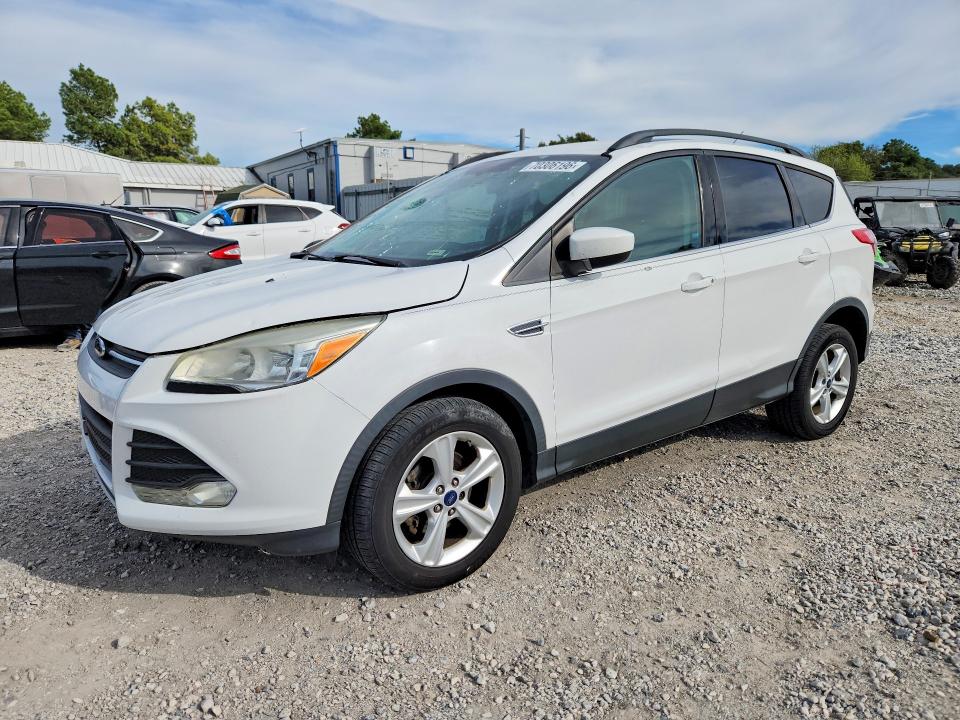 70306196 :رقم المزاد ، 1FMCU0GX9FUA39557 vin ، 2015 Ford Escape مزاد بيع