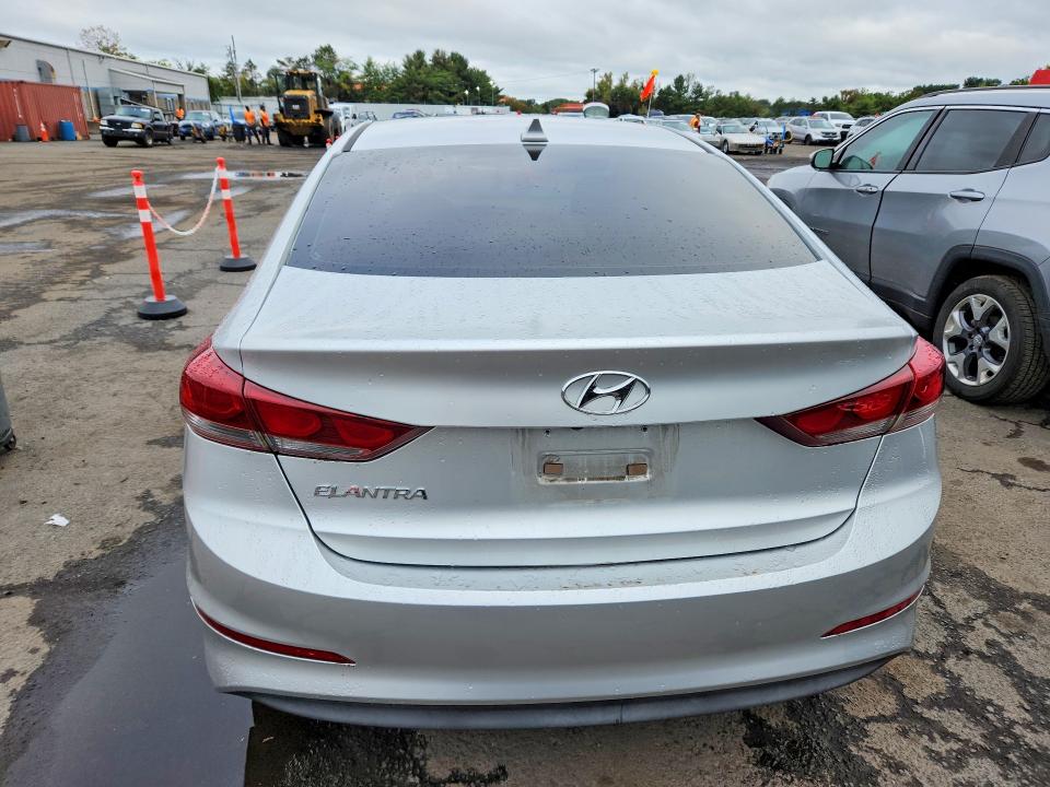69200776 :رقم المزاد ، 5NPD84LF9JH285903 vin ، 2018 Hyundai Elantra مزاد بيع