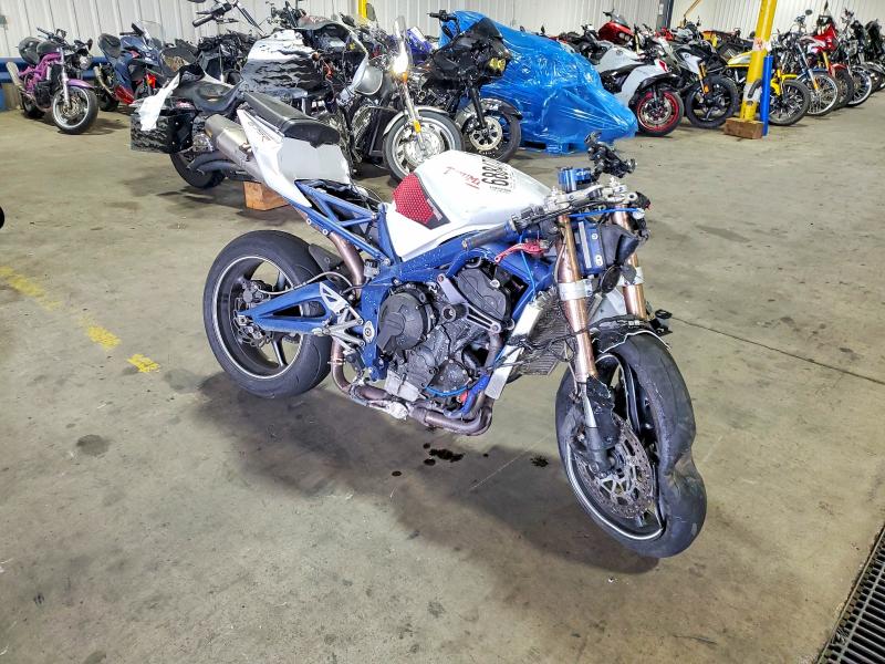 2011 Triumph Motorcycle Daytona მანქანა იყიდება აუქციონზე, vin: SMTD00NSXBJ448398, აუქციონის ნომერი: 68847466