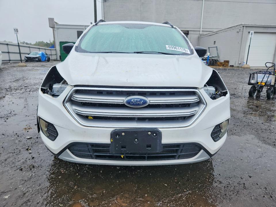 69961176 :رقم المزاد ، 1FMCU9G90HUA26138 vin ، 2017 Ford Escape مزاد بيع