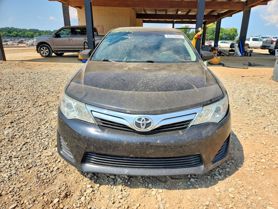 67678046 :رقم المزاد ، 4T1BF1FKXDU245730 vin ، 2013 Toyota Camry مزاد بيع