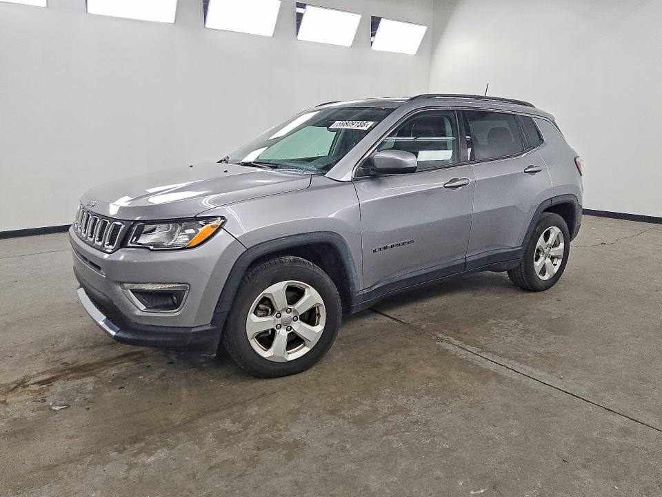 69809186 :رقم المزاد ، 3C4NJCBB5JT193902 vin ، 2018 Jeep Compass مزاد بيع