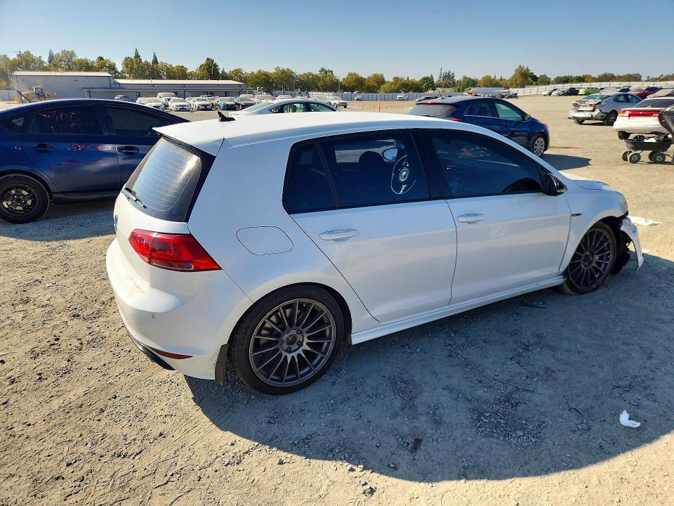 2017 Volkswagen Golf R მანქანა იყიდება აუქციონზე, vin: WVWVF7AU7HW167513, აუქციონის ნომერი: 70090526