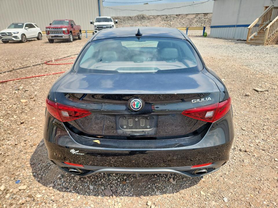 69898506 :رقم المزاد ، ZARFAEBN7H7539236 vin ، 2017 Alfa Romeo Giulia مزاد بيع