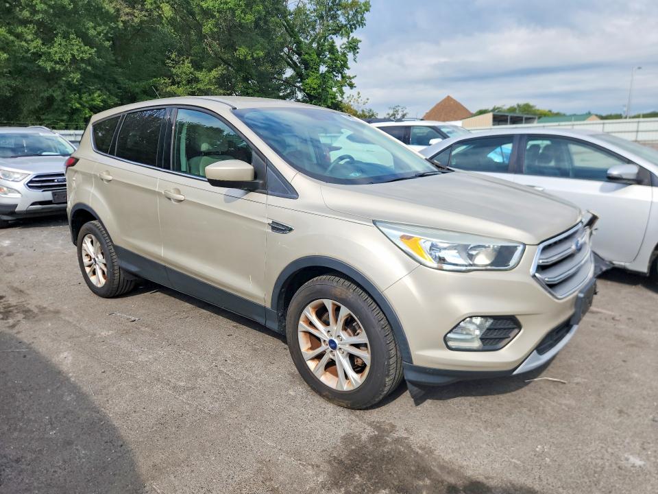 69032506 :رقم المزاد ، 1FMCU0GD6HUB35087 vin ، 2017 Ford Escape مزاد بيع