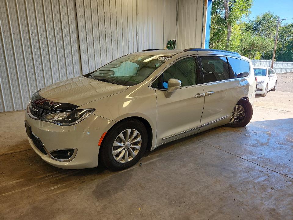 Auction sale of the 2017 Chrysler Pacifica, vin: 2C4RC1BG5HR675925, lot number: 70017406