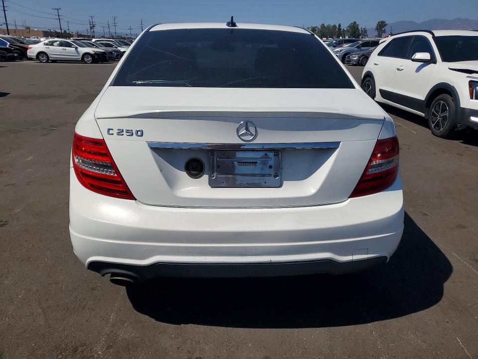 2014 Mercedes-benz C მანქანა იყიდება აუქციონზე, vin: WDDGF4HB9EG198060, აუქციონის ნომერი: 69382426
