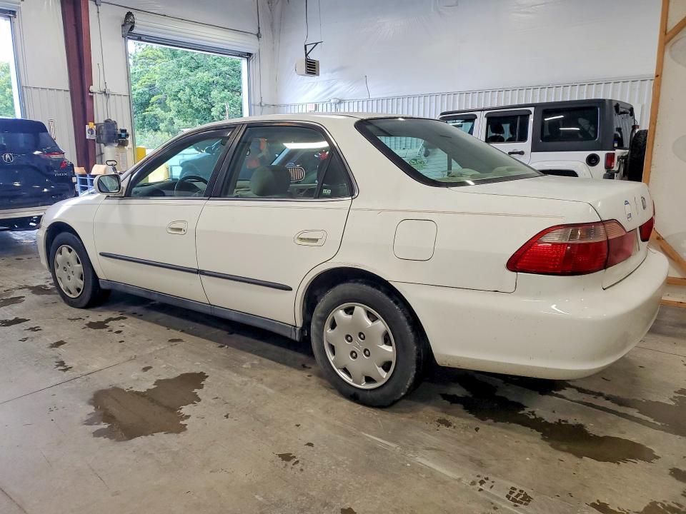 70495826 :رقم المزاد ، 1HGCG5647WA245964 vin ، 1998 Honda Accord مزاد بيع